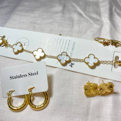 ✨ الطقم رقم 2 – تصميم راقٍ يضفي لمسة فخمة على إطلالتك.