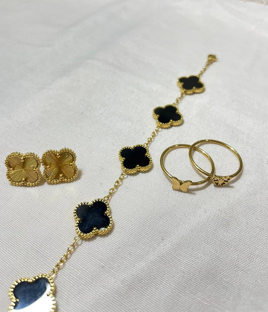 ✨ الطقم  بساطة تجمع بين الجمال والرقي